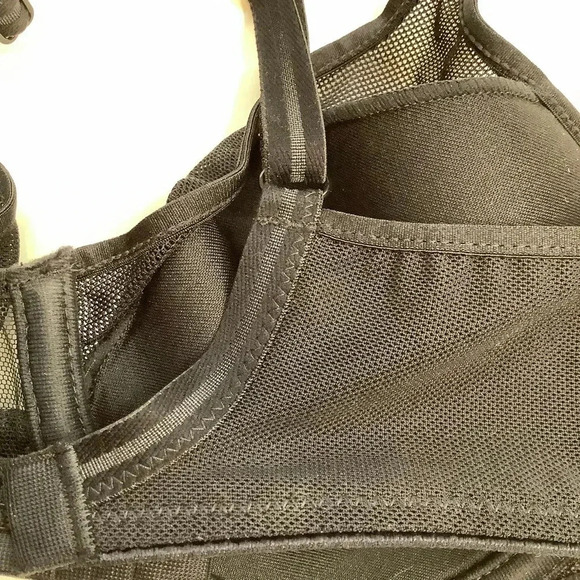 CHANTELLE Black Lightweight Mesh Underwire Bra Size 30D - Picture 9 of 12